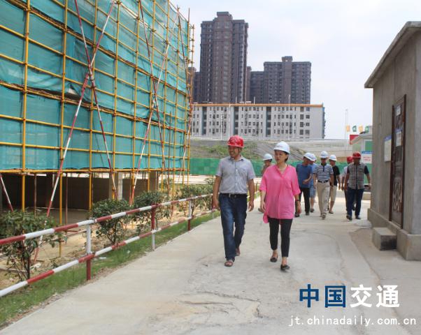 南昌市質(zhì)監(jiān)站領(lǐng)導(dǎo)蒞臨象湖隧道、九洲高架安置房項目檢查指導(dǎo)工作